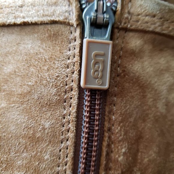 UGG ROSLYNN S/N 1889 Boots in Chestnut - Picture 5 of 7